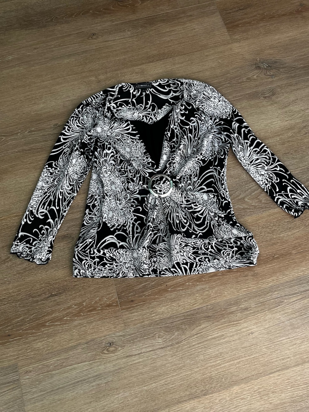Vintage Black and White O-Ring Floral Top Y2K Preppy size L